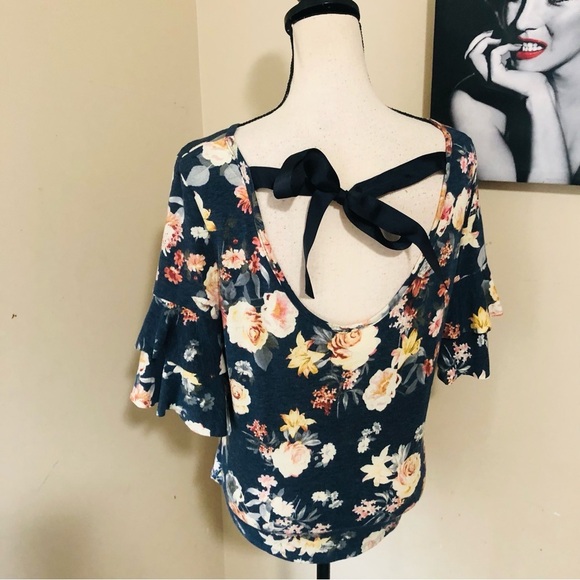 Blu Pepper Floral Bell Sleeve Open Tie Back Top - Picture 6 of 9